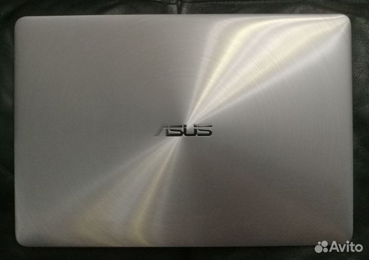 Ультрабук 4K 13'3 ZenBook UX330U i7-7500U 8/256Gb