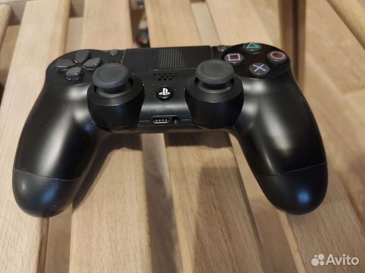 Геймпад PlayStation Dualshock 4