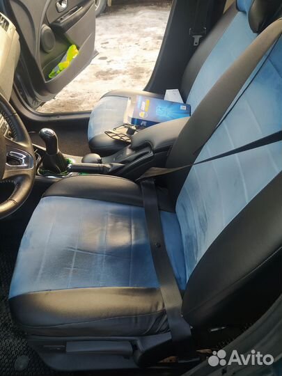 Автомобильные чехлы бу на Рено Флюенс