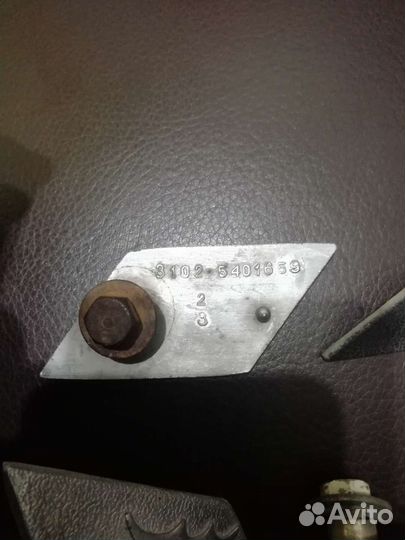 Эмблема газ(волга) 3102 оригинал
