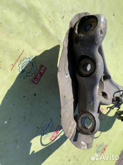 Кулак поворотный левый Bmw x5 e70