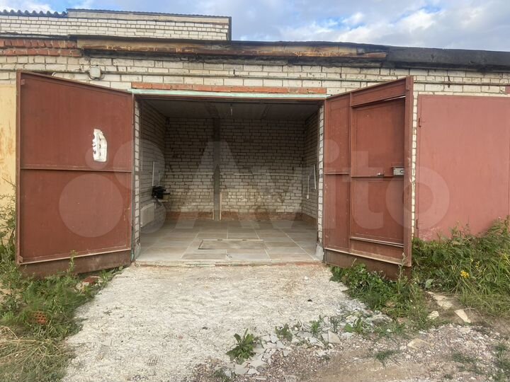 Гараж, > 30 м²