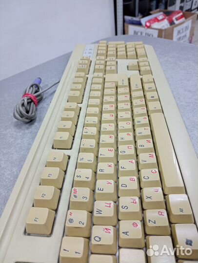 Комплект PS/2 клавиатура + мышка + коврик