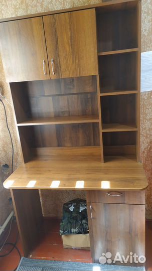 Стол письменный школьный со стенкой