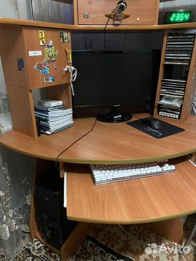 Компьютерный стол