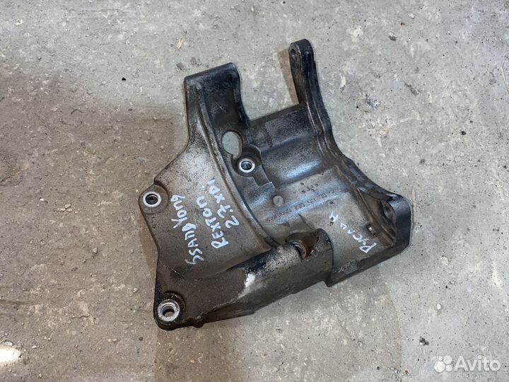 Кранштейн генератора SsangYong 2.0xdi 2.7xdi