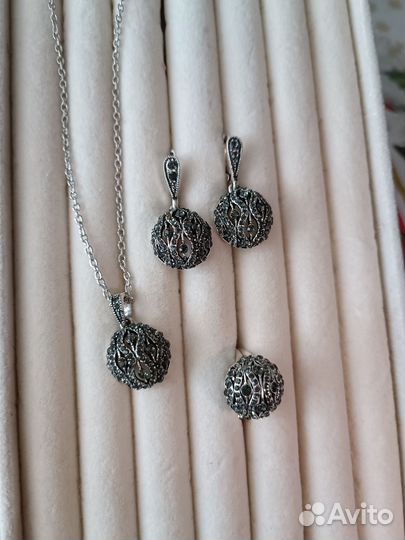 Кулон, кольцо, серьги