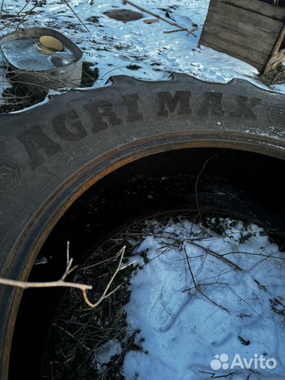 Покрышка с трактора 520/85R42