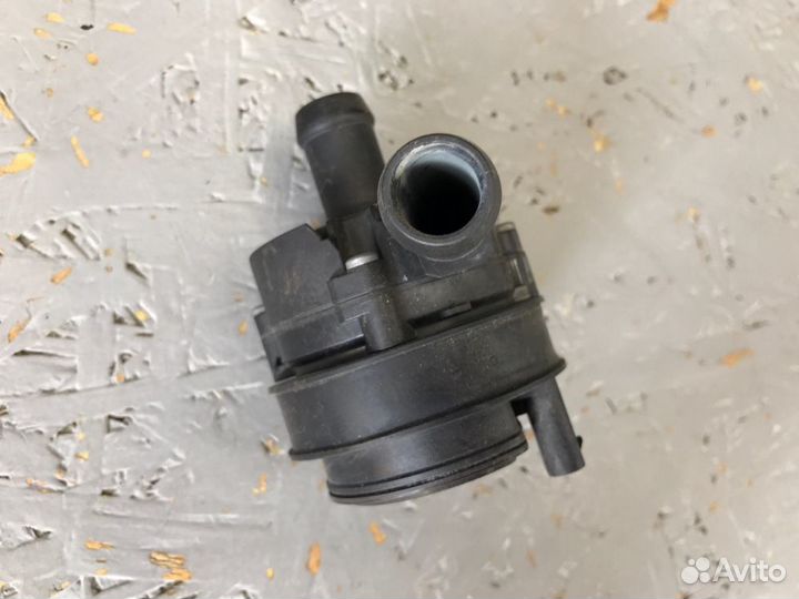 Насос водяной Mercedes-Benz B-180 T246 270.910