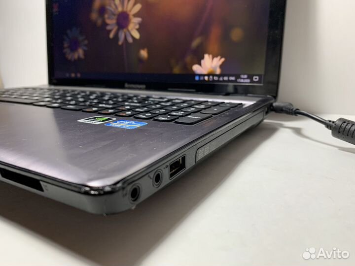 Мощный ноутбук Lenovo i7/2видеокарты/ssd256