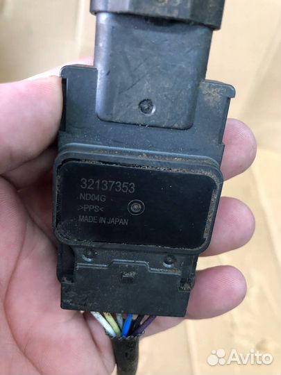 Лямбда-зонд Volvo Xc90 32137353