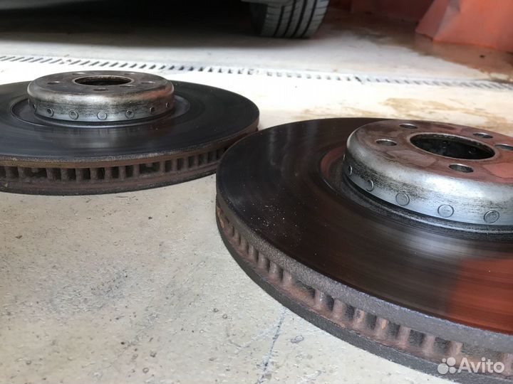 Передние томрозные диски BMW 7