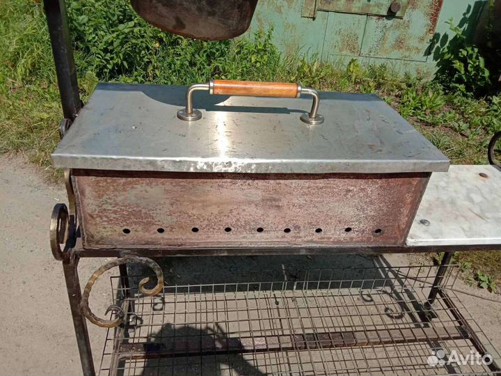 Мангал с крышей мало бу (1 раз)