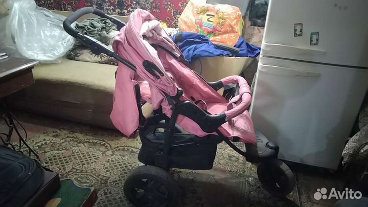Прогулочная коляска