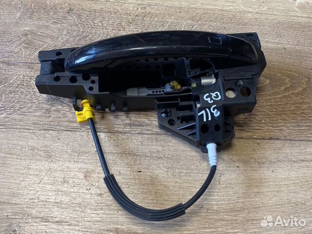 Audi q3 задняя левая внешняя ручка двери