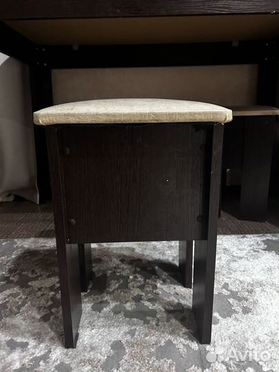 Кухонный стол