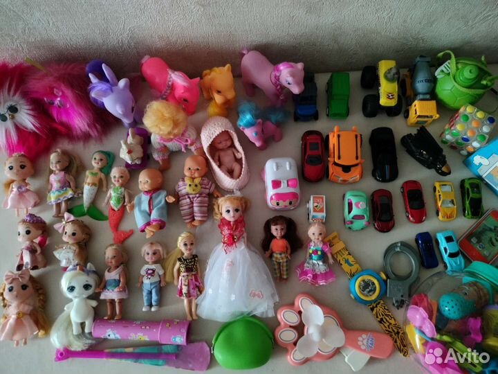 Куклы, машинки, игры