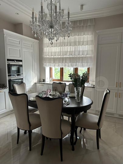 4-к. квартира, 153 м², 5/6 эт.