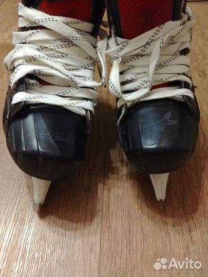 Вратарские коньки bauer