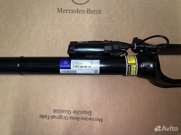 Пневмостойка передняя w164 x164 A1643206013