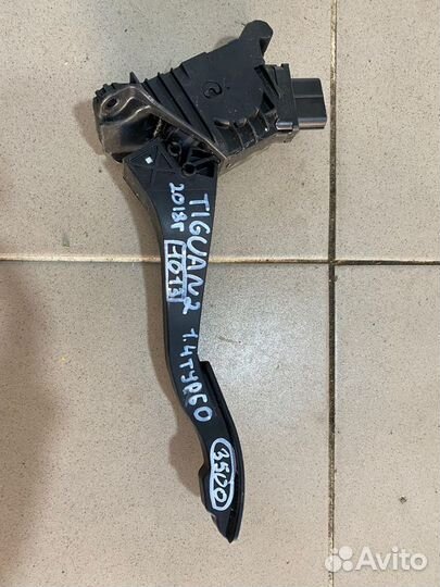 Педаль газа Volkswagen Tiguan 2 2018 1013