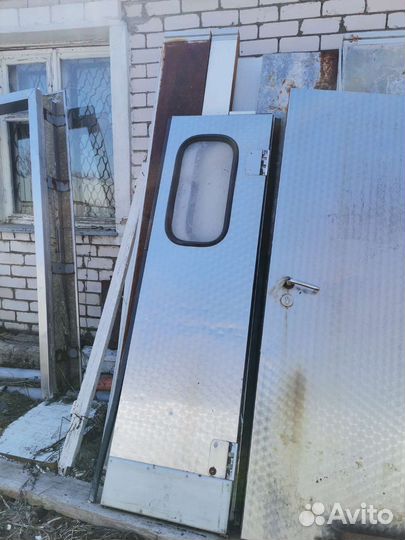 Дверь для холодильной камеры бу