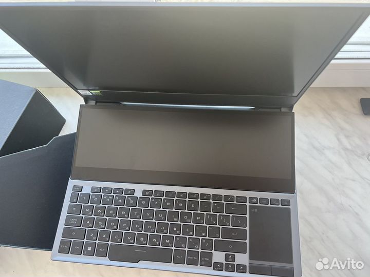 Asus ROG Zephyrus Duo 15