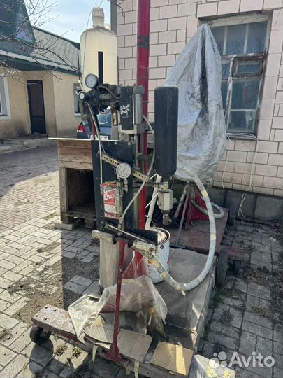 Система FRP Chopper,фирма Graco, заливки бассейна