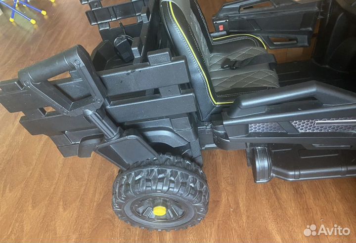 Джип на пульте управления