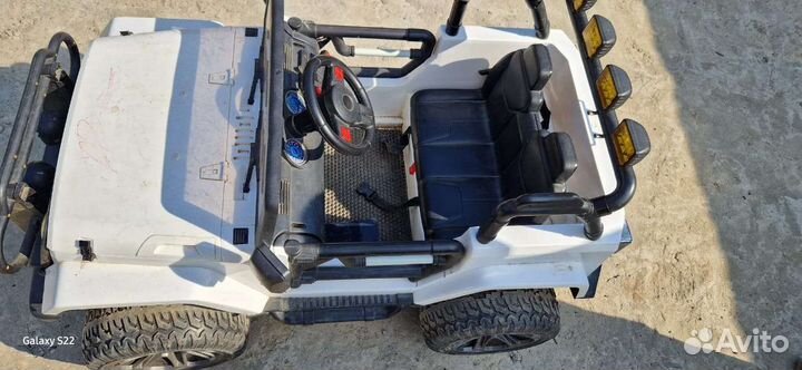 Детский электромобиль джип