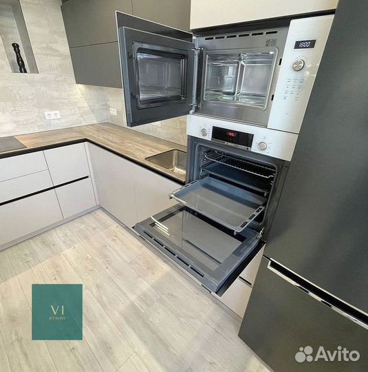 Красивый кухонный гарнитур