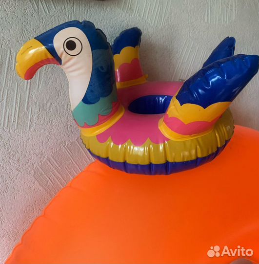 Надувная уточка под коктейль