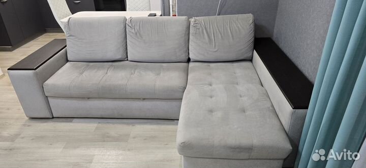 Большой угловой диван