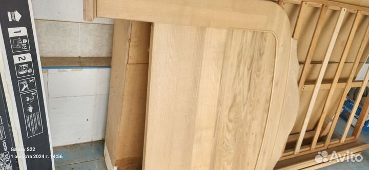 Кровать из натурального дерева бу