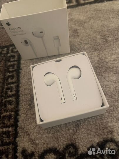 Наушники apple earpods lightning проводные