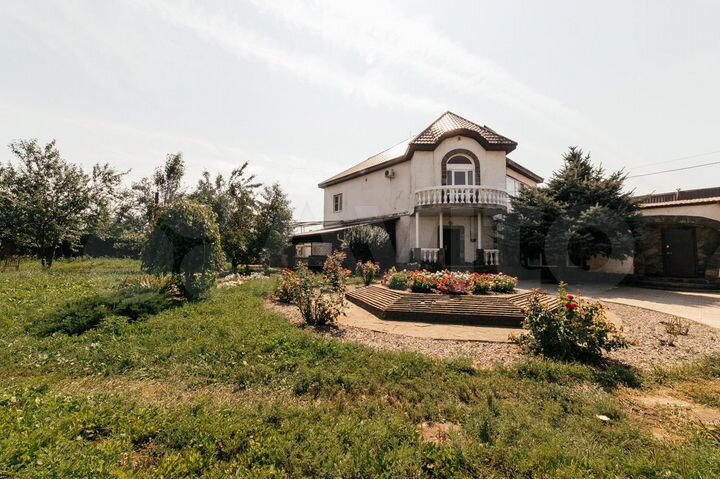 Коттедж 385 м² на участке 15 сот.