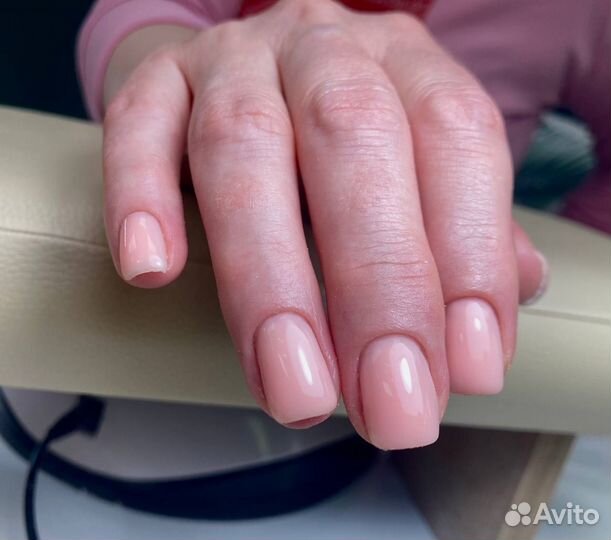 Модель на маникюр с покрытием гель лак