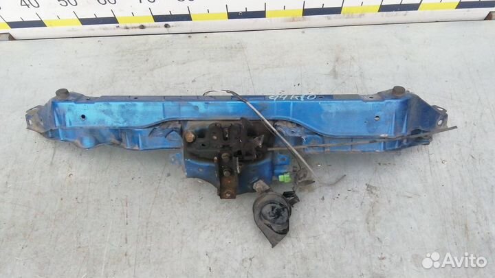 Рамка капота на Nissan Note E11