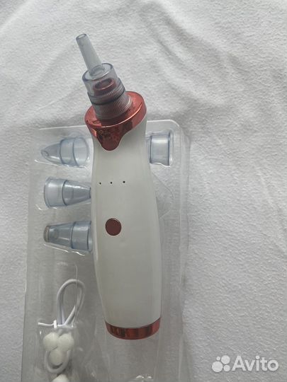 Многофункциональный прибор для чистки лица