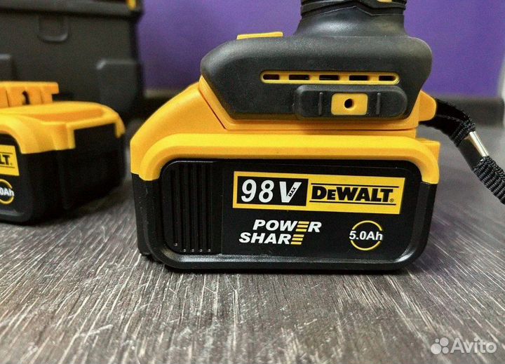 Аккумуляторный гайковерт DeWalt 20v 600 нм