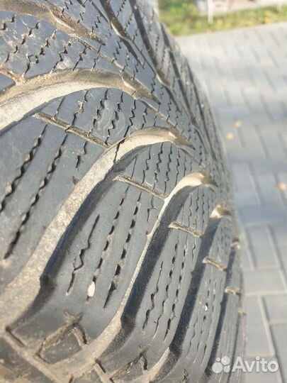 Goodyear UltraGrip Extreme 225/50 R17 70