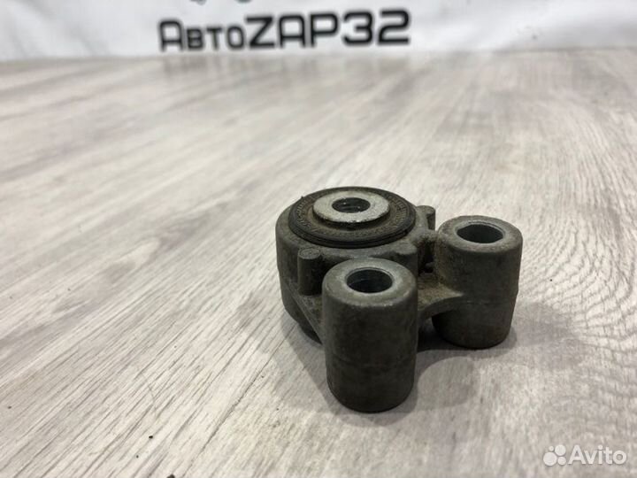 Опора кпп задняя Ford Focus CB hwda 2007