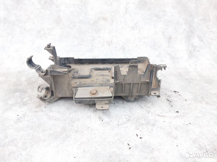 Площадка акб Опель Корса D 1.2л