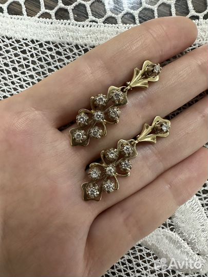 Золотые серьги с бриллиантами