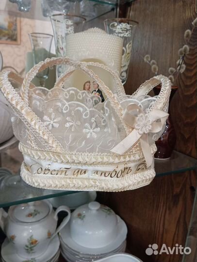 Свадебные принадлежности, бокалы, корзина, свеча