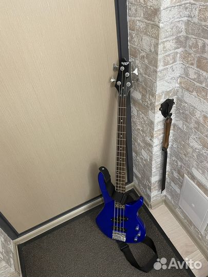 Бас гитара Sqoe