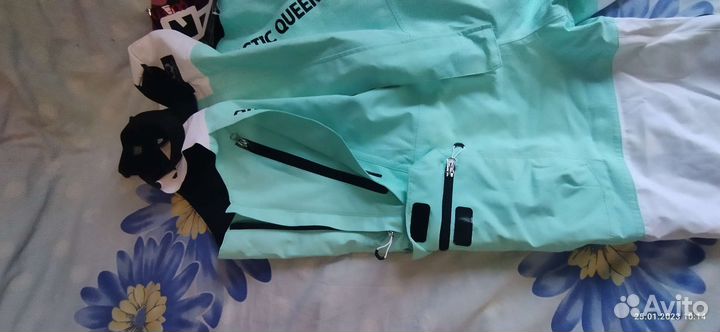 Горнолыжный комбинезон женский