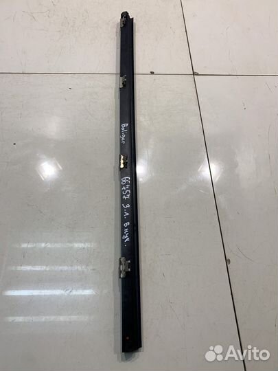 Уплотнитель стекла (задний, левый, внутренний)