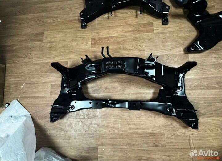 Пoдрамник Мitsubishi Outlander 1