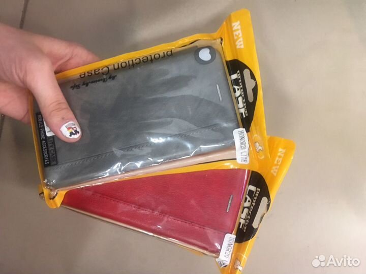 Чехлы книжки на Honor 10i